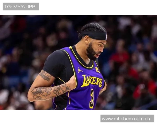 浓眉首节表现稳健轻松斩获5分5板1助展现强大状态 浓眉首节表现稳健轻松斩获5分5板1助展现强大状态