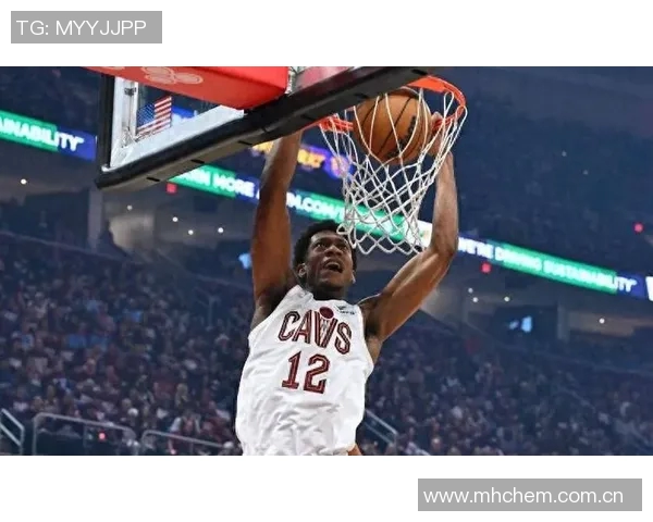 亨特上半场表现出色6投5中轻松斩获12分6篮板1助攻1抢断