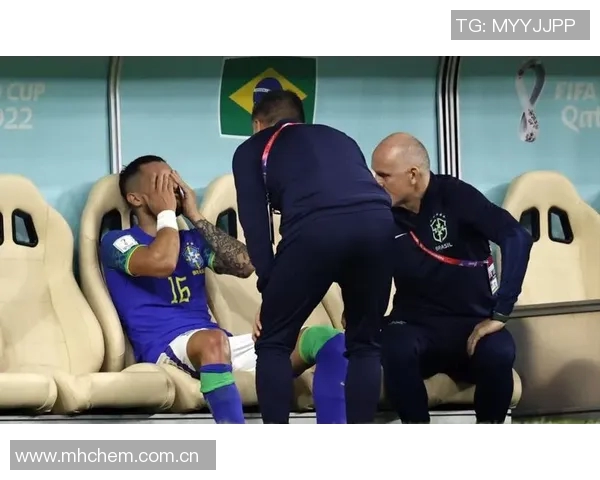 卢卡斯盛赞门德斯为世界顶级左后卫强调二人能共存于球队竞争中 卢卡斯盛赞门德斯为世界顶级左后卫强调二人能共存于球队竞争中