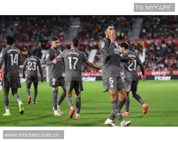 小贝林厄姆比赛表现不佳家庭观战气氛紧张引发关注 小贝林厄姆比赛表现不佳家庭观战气氛紧张引发关注