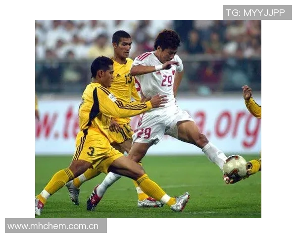 土耳其双星闪耀难救主135亿期待世界杯之路艰难 土耳其双星闪耀难救主135亿期待世界杯之路艰难