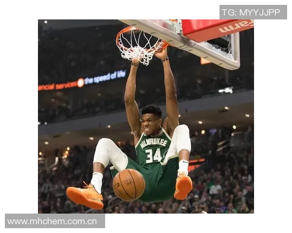 字母哥训练中展现惊人弹跳轻松完成大风车扣篮引发球迷热议 字母哥训练中展现惊人弹跳轻松完成大风车扣篮引发球迷热议