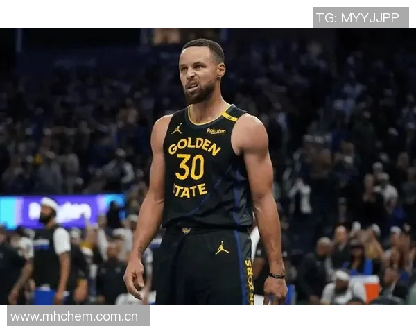 勇士库里复出迎战雷霆球队攻防兼备争夺胜利 勇士库里复出迎战雷霆球队攻防兼备争夺胜利