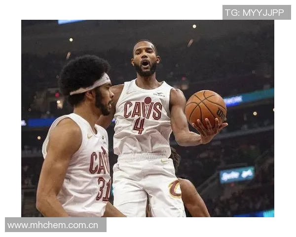 阿特金森称赞莫布里接球位置改善能在包夹中迅速做出分球反应 阿特金森称赞莫布里接球位置改善能在包夹中迅速做出分球反应