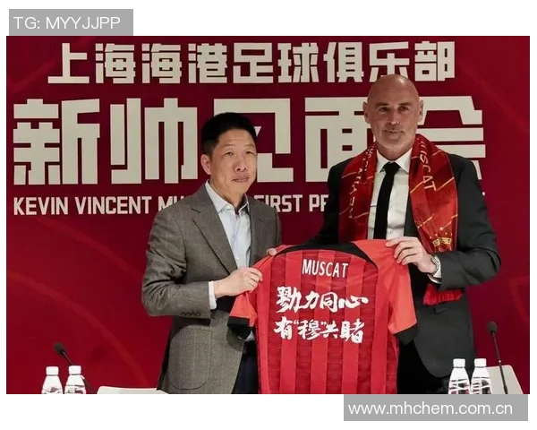 海港新闻官分享球队全家福穆斯卡特居中六名外援齐聚一堂 海港新闻官分享球队全家福穆斯卡特居中六名外援齐聚一堂