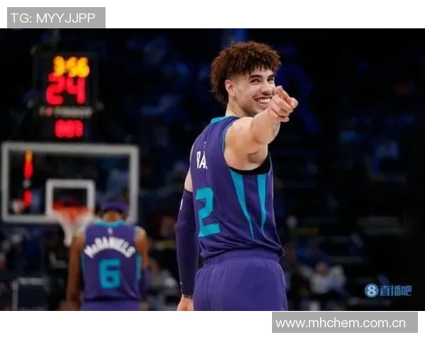 克尼佩尔第四节发力稍晚13投5中贡献14分4篮板3助攻三分球命中率不佳