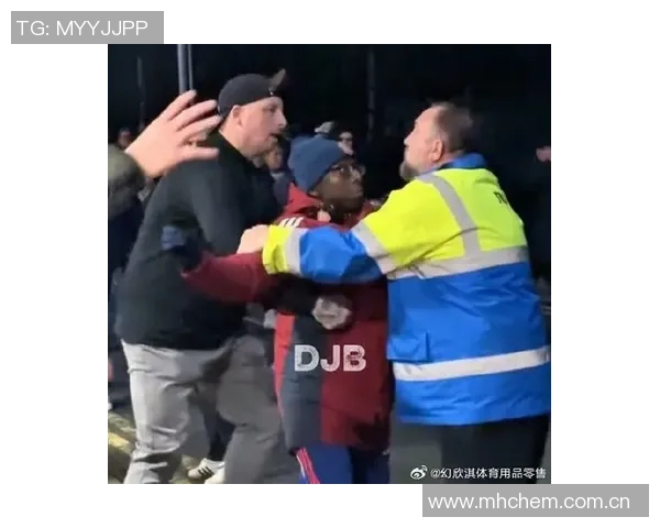 阿森纳球迷与桑德兰球迷发生冲突安保人员介入制止事态升级