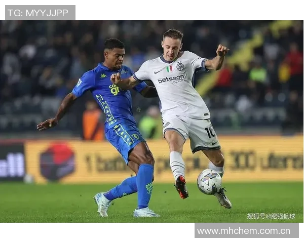 国米因邓弗里斯伤缺至三月初积极寻求冬窗右后卫引援方案