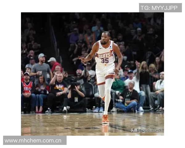 布克展望未来球队成长期待每场比赛的胜利与进步