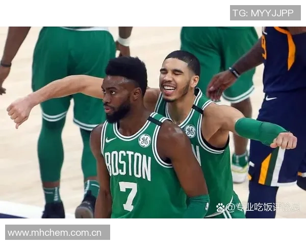 阿里纳斯：文班若能场均27分12篮板并夺DPOY将有望争夺MVP荣誉